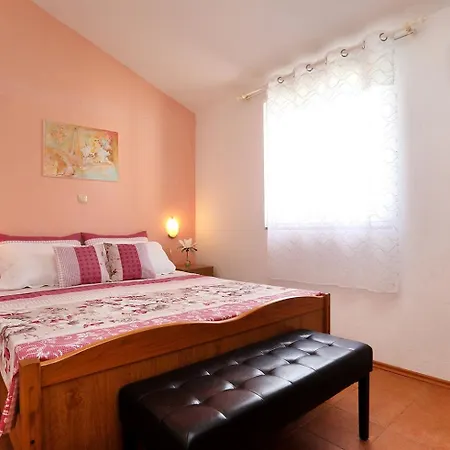 Apartment By The Sea Okrug Gornji, Ciovo - 22139