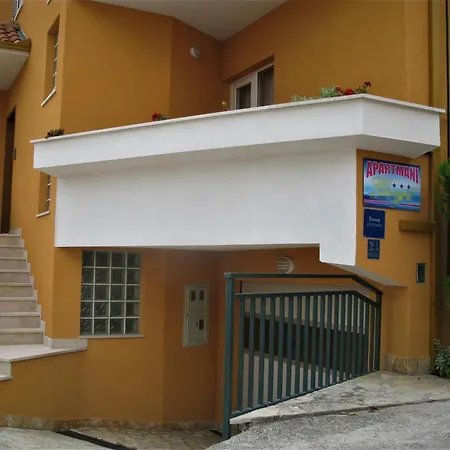 By The Sea Okrug Gornji, Ciovo - 22139 شقة تروغير